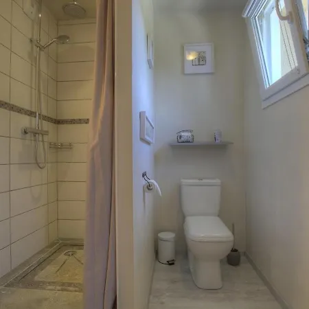 Pérouges, 1 Pièce, 2 Personnes - Fr-1-493-305 Appartement *